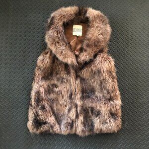 BB DAKOTA MOB WIFE FAUX FUR VEST SLEEVELESS COAT SIZE MEDIUM